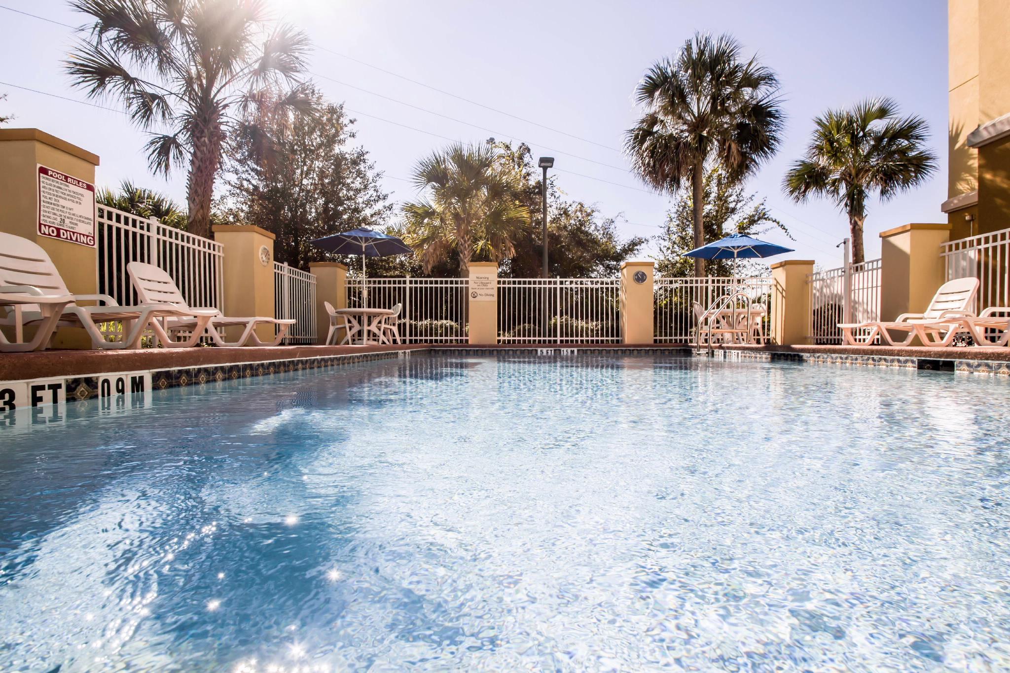 Comfort Suites Orlando Airport מראה חיצוני תמונה