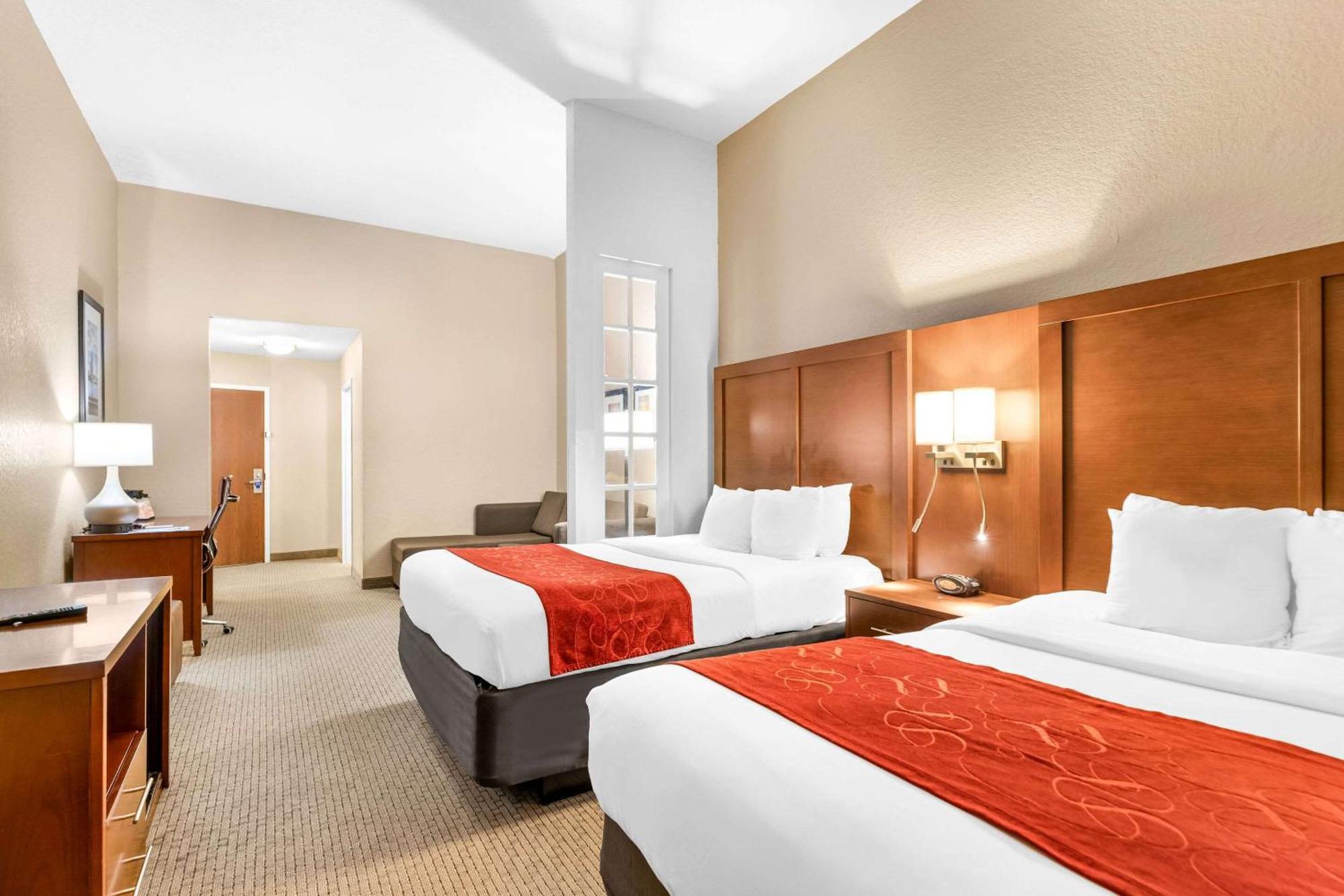 Comfort Suites Orlando Airport מראה חיצוני תמונה